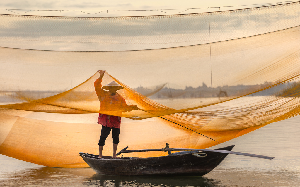 Vietnam Photo Tours - Iceland En Route - Fishermen